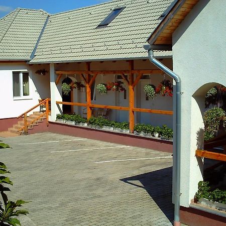 Polonia Apartman Apartment Egerszalok Exterior photo