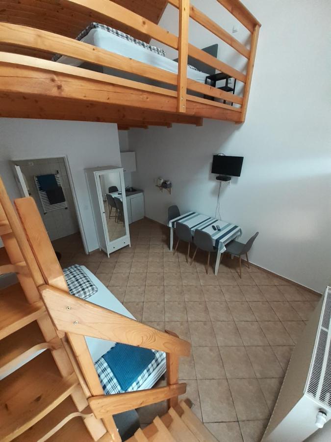 Polonia Apartman Apartment Egerszalok Exterior photo